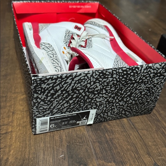 Jordan 3 - Picture 4 of 4